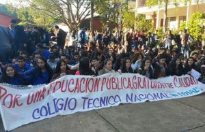 Apoyo a la Toma de Colegios ¡ Por educación pública, gratuita y de calidad a favor del pueblo !!