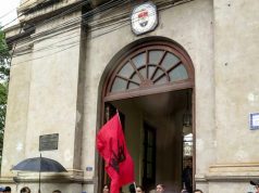 La Justicia a los pies de la Iglesia