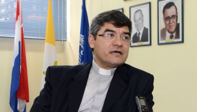 La torpe venganza de un remedo de dictadorcillo