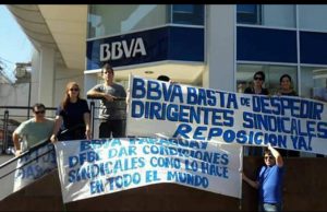 BBVA despide y extorsiona a funcionarios