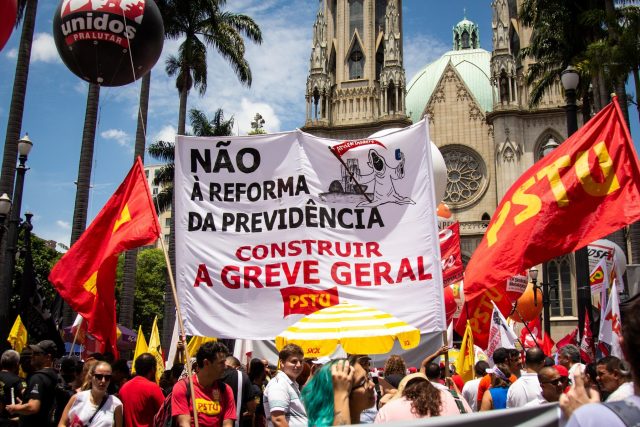 Derrotar la reforma y las amenazas autoritarias de Bolsonaro
