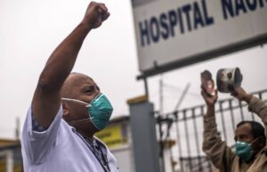 Mientras esperamos más vacunas seguiremos apilando cadáveres