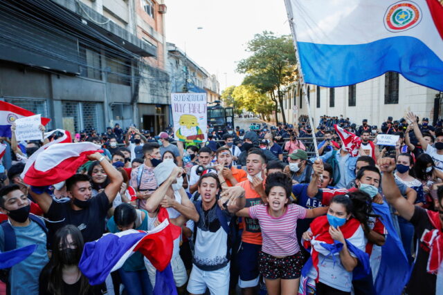 ¡Salir a frenar a este gobierno hambreador!