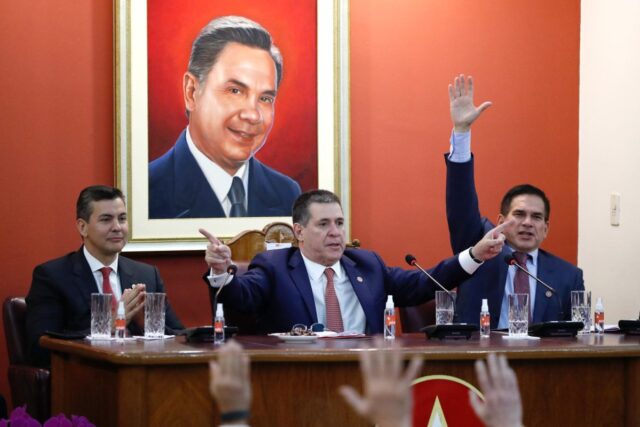 Un régimen con elementos bonapartistas y el gobierno títere de Peña bajo la sombra de Cartes