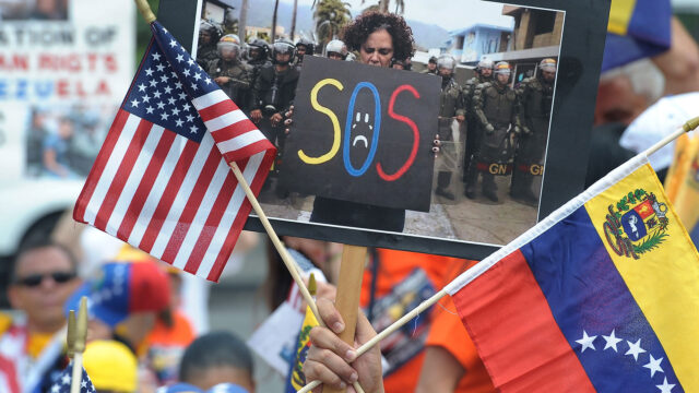 ¡Fuera EE.UU de Venezuela y de Paraguay!